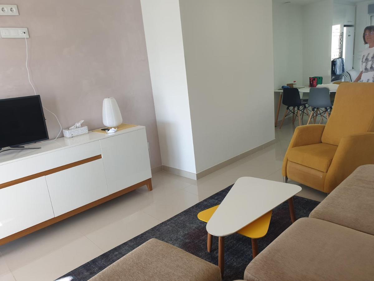 El Mirador Amelie: Beachside Apartment with Pool in Torrevieja Exterior photo